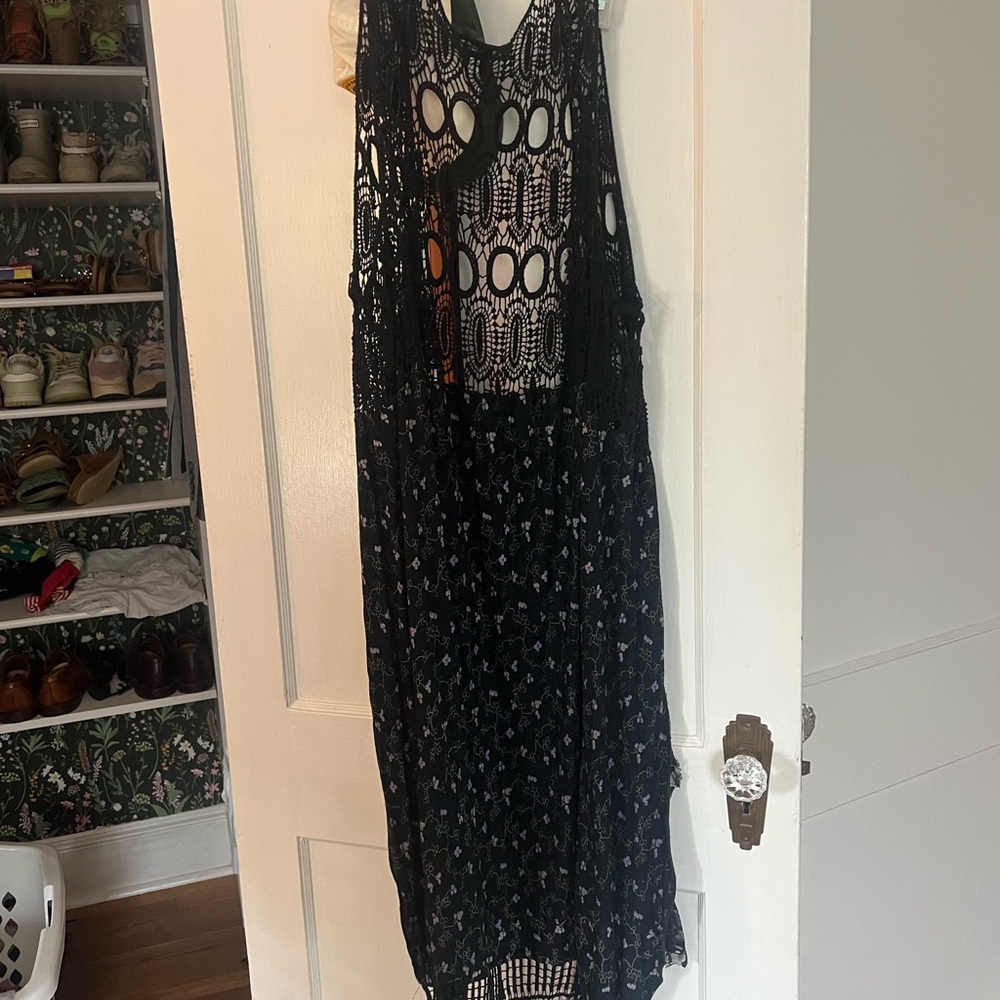 Elegant Black Lace pullover